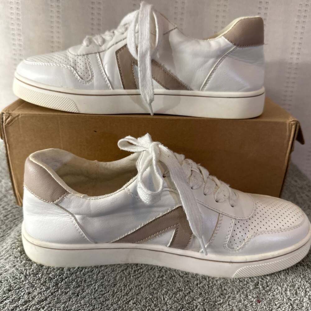 MIA Woman’s Sneakers 7.5 - Picture 6 of 9